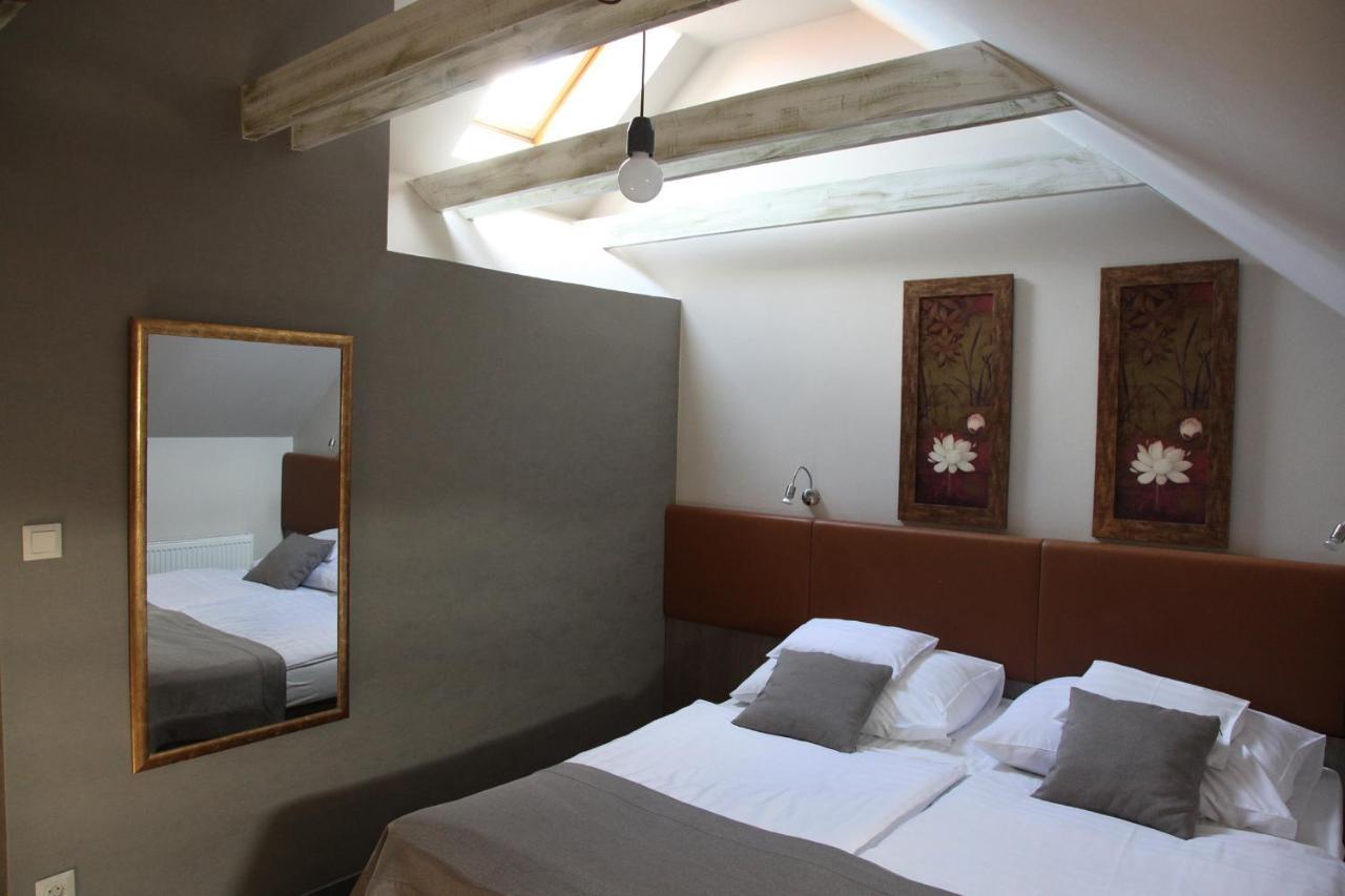 Portre Panzio Hotel คือแซก ภายนอก รูปภาพ